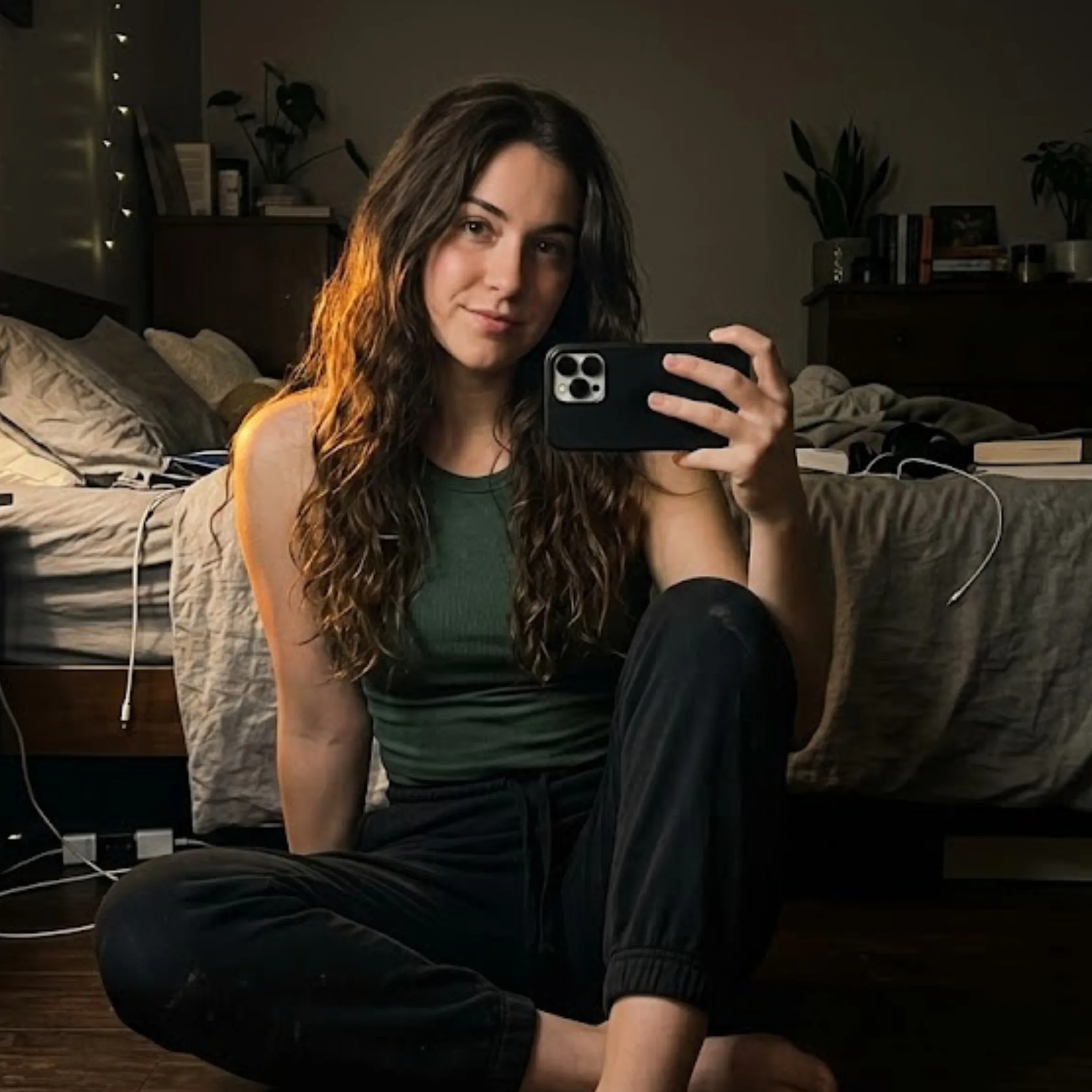 Late Night Mirror Selfie AI prompt example